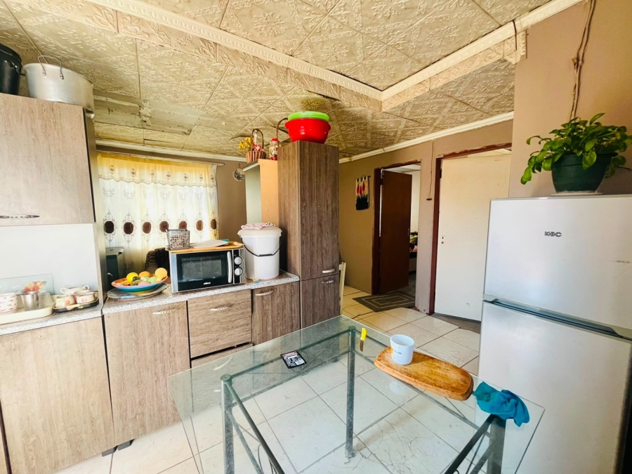 2 Bedroom Property for Sale in Bloemside 4 Free State